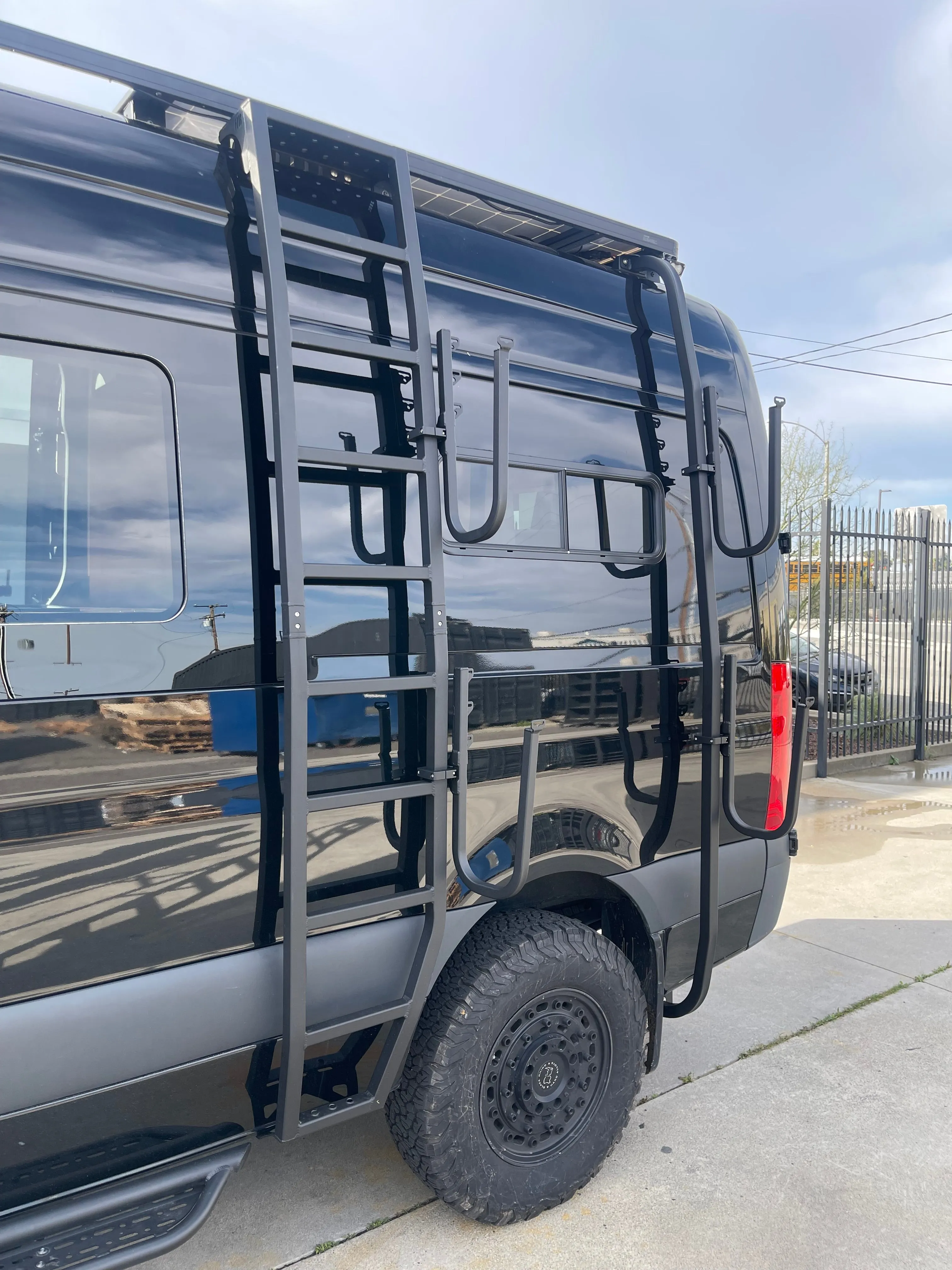07  Side Surf Rack Pole