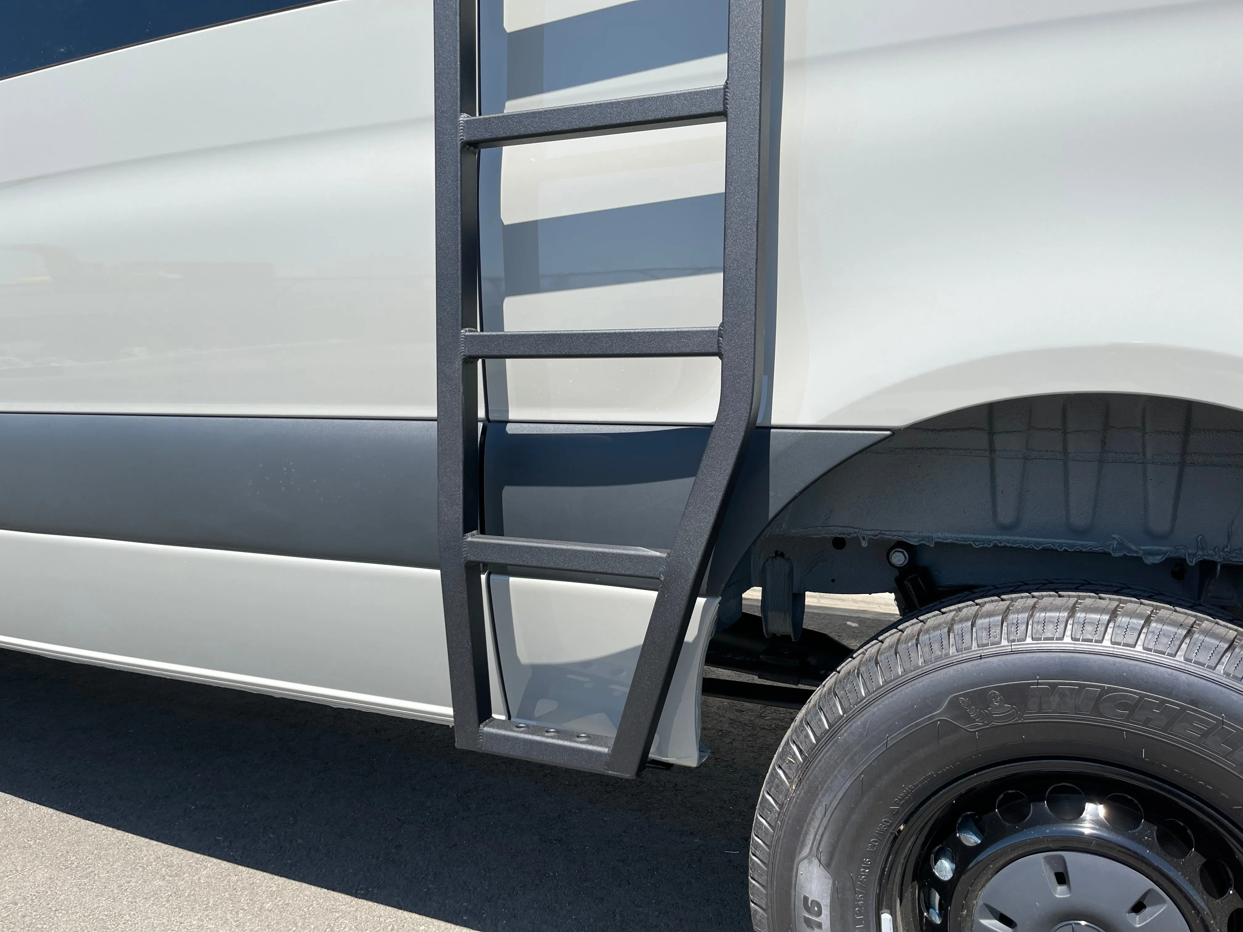 07  Sprinter Van Side Ladder Fender Fit